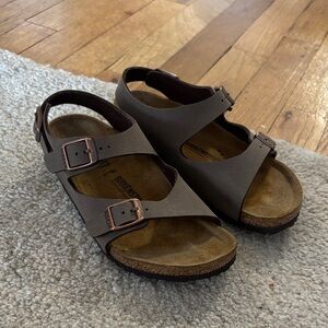 Birenstock Kids Sandals with Buckle Straps size 33